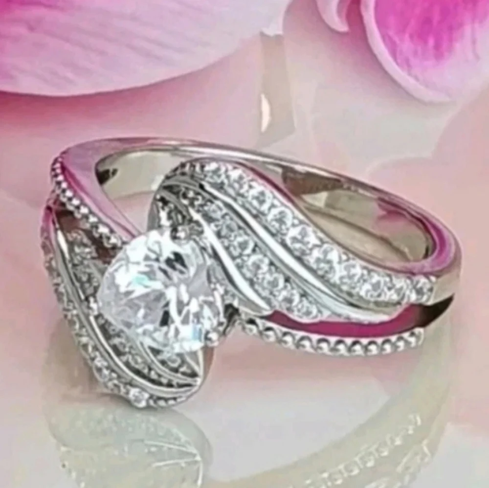 Shimmering 2.00ct Heart Cut Women's Engagement 925 Sterling silver Ring